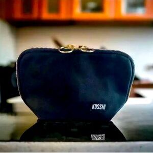 KUSSHI Everyday Makeup Bag Black Nylon w/ Pink Interior Zippered Travel Purse